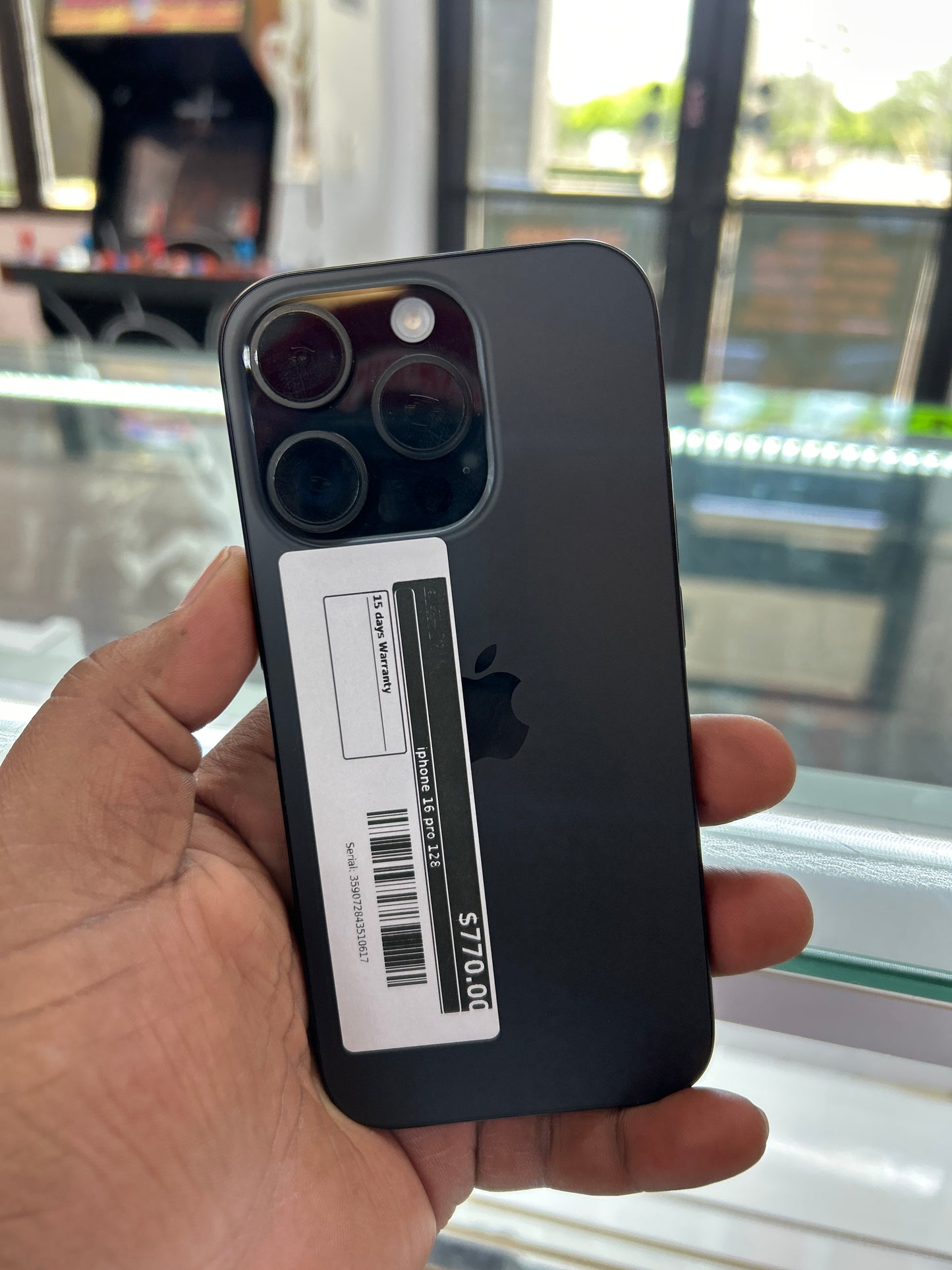 iPhone 16 pro 128gb (unlocked)